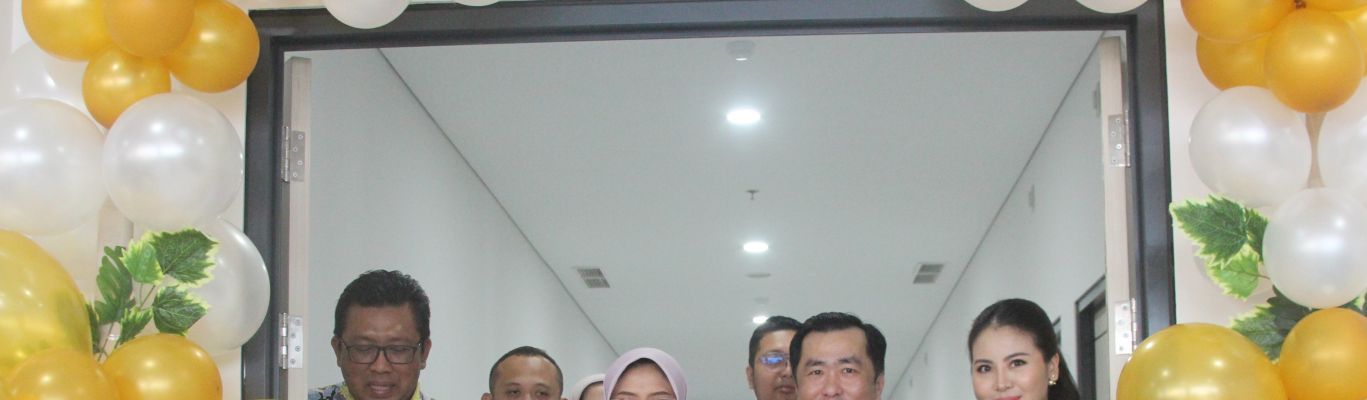 RS Royal Surabaya meluncurkan Cluster Rawat Inap Premium Trauma Center dalam Forum Rutin Forkom SIER sebagai wujud sinergi rumah sakit dan industri. Fasilitas ini menghadirkan layanan trauma komprehensif, respons cepat, serta dukungan terintegrasi bagi pe