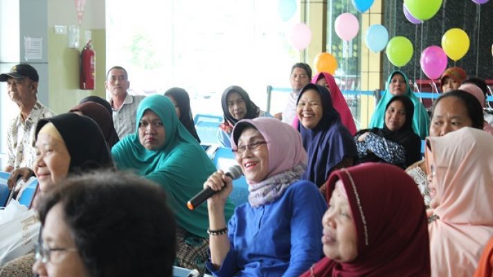 Nyeri Lutut pada Orang Tua, Gak Perlu Takut